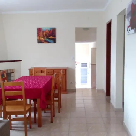 House With 2 Bedrooms In With Furnished Terrace 25 Km From The Beach Σπίτι διακοπών *