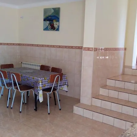 Σπίτι διακοπών House With 2 Bedrooms In With Furnished Terrace 25 Km From The Beach Anadia