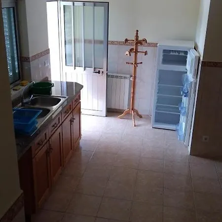 Σπίτι διακοπών House With 2 Bedrooms In With Furnished Terrace 25 Km From The Beach Anadia