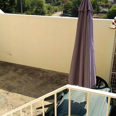 House With 2 Bedrooms In With Furnished Terrace 25 Km From The Beach